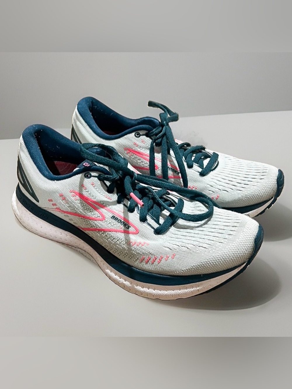 Brooks Glycerin 19 Women Size 7 Grey Navy Coral Running Shoes 1203431B110